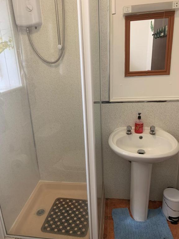 Sarnia holiday flats room 1